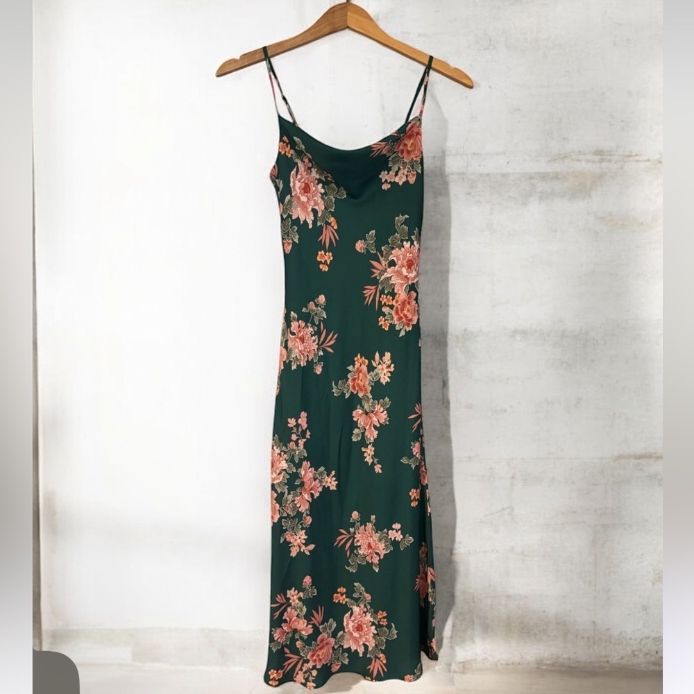 Ashlee Floral Slip Dress NWT - Picture 6 of 8